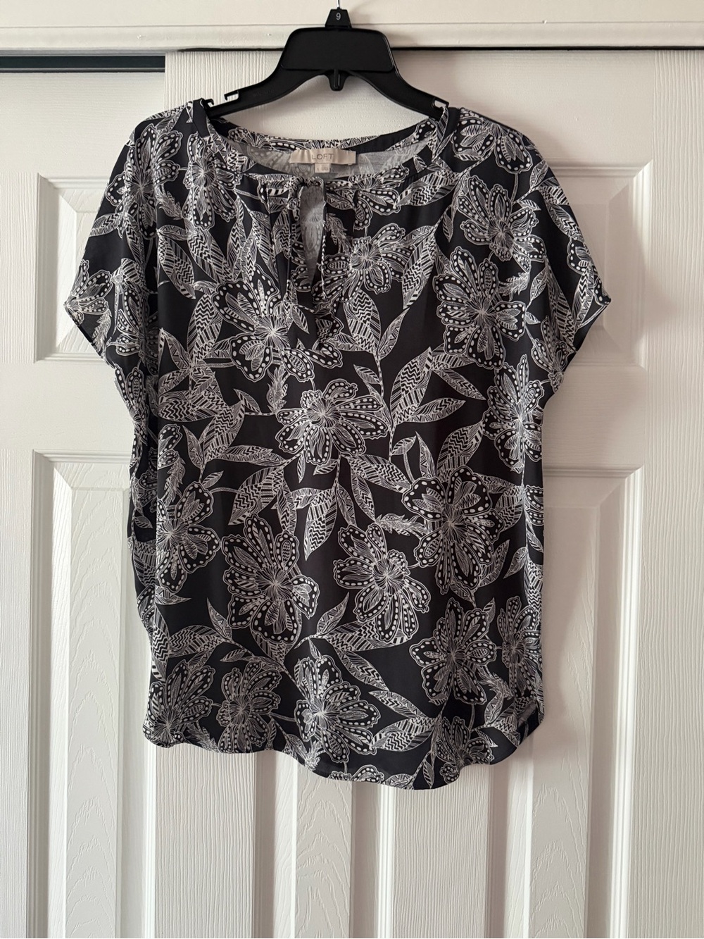 LOFT Black and White Floral Short-Sleeve Blouse